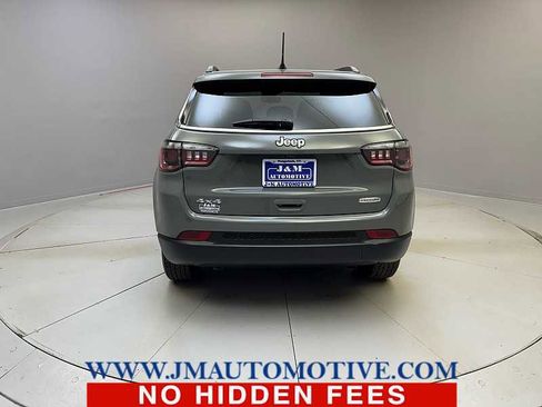 Used 2024 Jeep Compass Latitude image 4