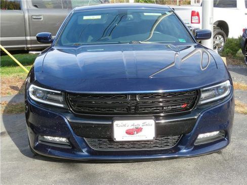 Used 2015 Dodge Charger SXT w/ Driver Confidence Group image 16