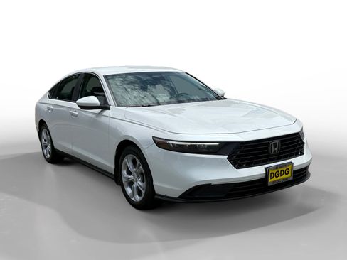 Used 2025 Honda Accord LX image 7
