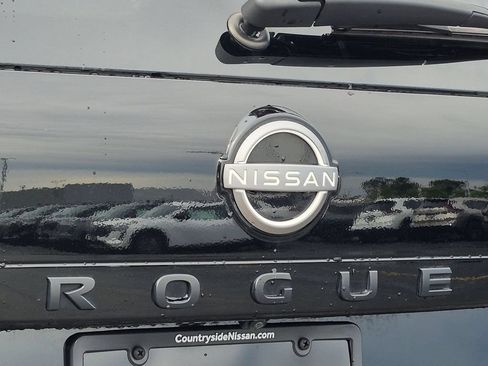 Used 2023 Nissan Rogue SV w/ SV Premium B Package FWD image 28
