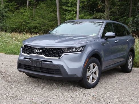 Used 2023 Kia Sorento LX AWD/4WD image 2