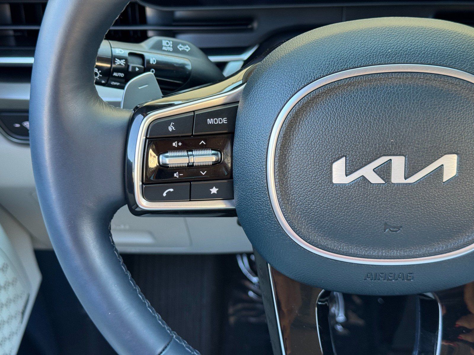 Used 2025 Kia Carnival SX Prestige FWD image 22