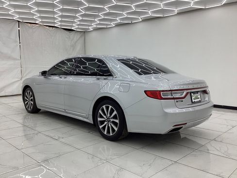 Used 2017 Lincoln Continental Premiere image 12