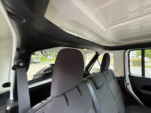 Used 2021 Jeep Wrangler Unlimited Sport AWD/4WD image 37