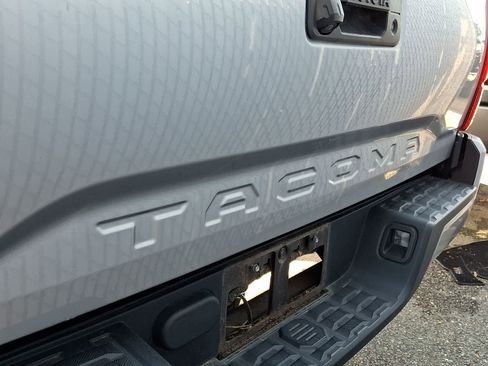 Used 2019 Toyota Tacoma SR w/ SR Convenience Package RWD image 5
