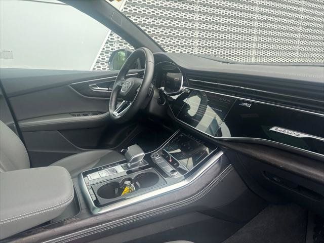 Used 2022 Audi Q8 Prestige AWD/4WD image 33