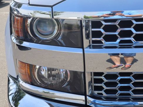 Used 2019 Chevrolet Silverado 2500 LT AWD/4WD image 7