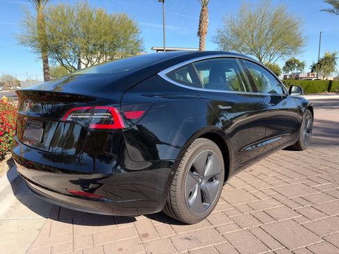 Used 2020 Tesla Model 3 Standard Range image 3