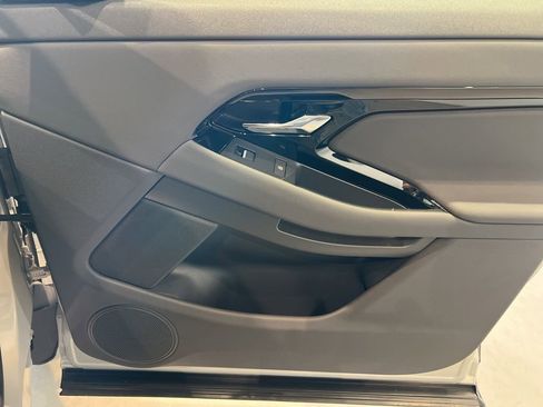 Used 2024 Land Rover Range Rover Evoque Dynamic SE image 33