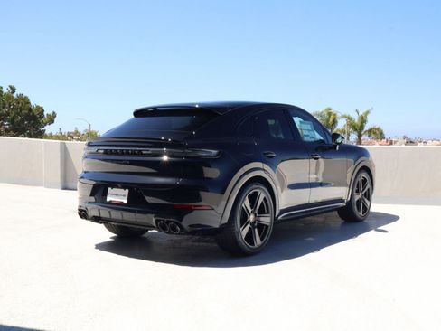 New 2026 Porsche Cayenne GTS AWD/4WD image 9