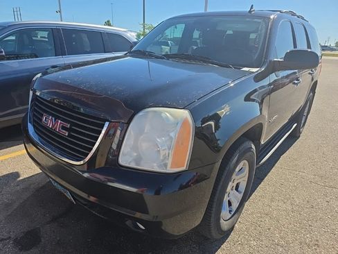 Used 2011 GMC Yukon SLT w/ SLT-2 Equipment Package AWD/4WD image 3