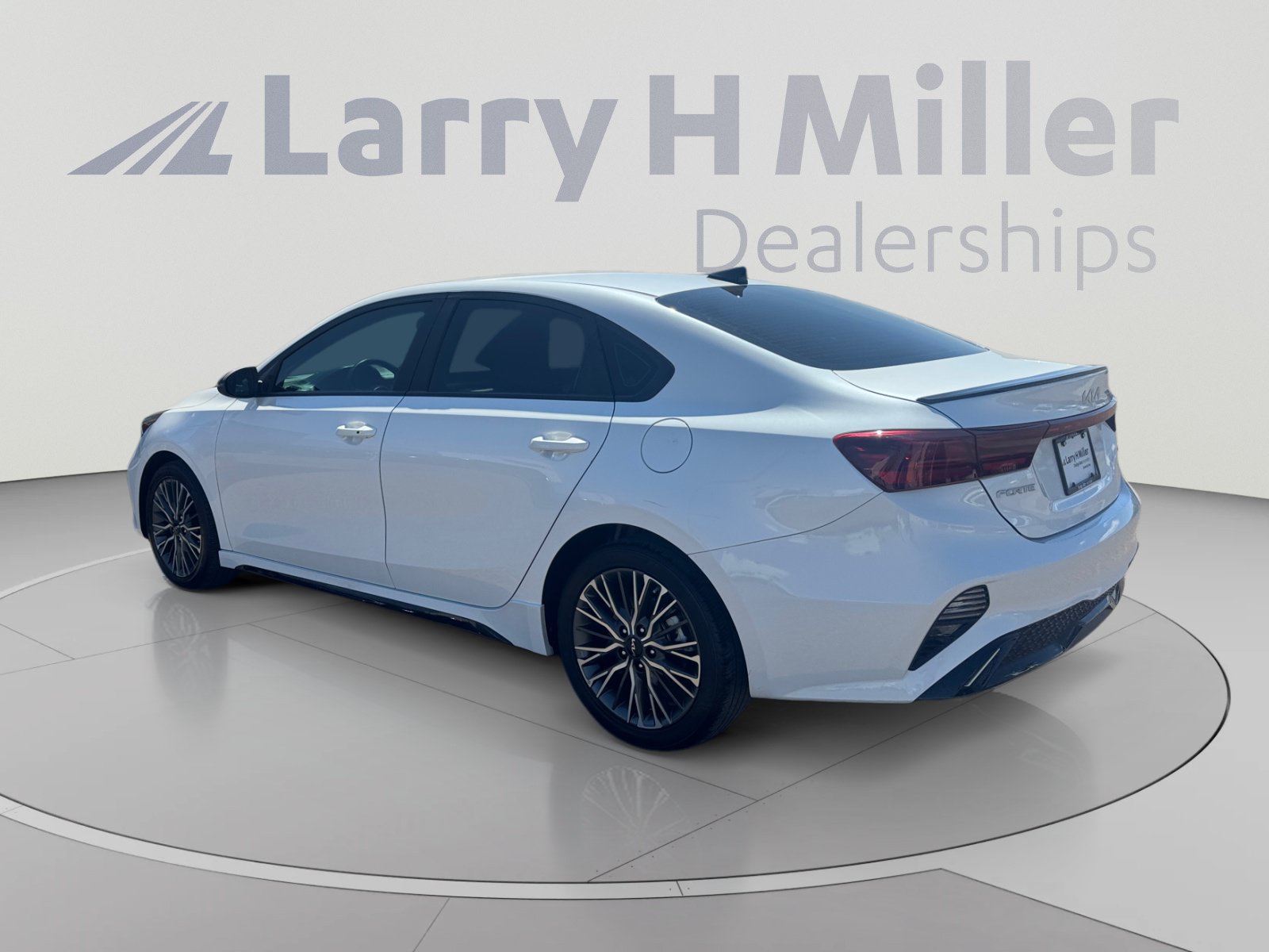 Used 2024 Kia Forte GT-Line FWD image 3