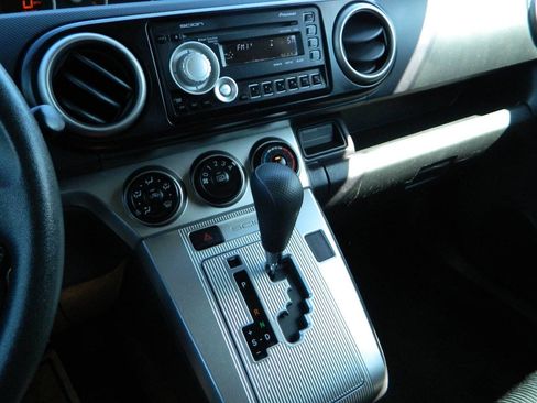 Used 2011 Scion xB Base 4dr Wagon 4A image 19