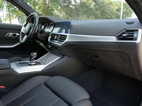 Used 2020 BMW 330i Sedan w/ Convenience Package RWD image 24