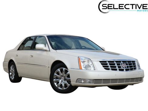 Used 2009 Cadillac DTS w/ Sun And Sound Package image 1