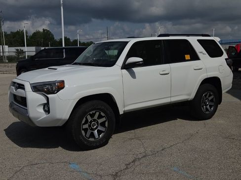 Used 2024 Toyota 4Runner TRD Off-Road Premium w/ Moonroof Package AWD/4WD image 3