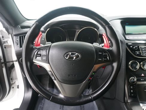 Used 2013 Hyundai Genesis 2.0T RWD image 15