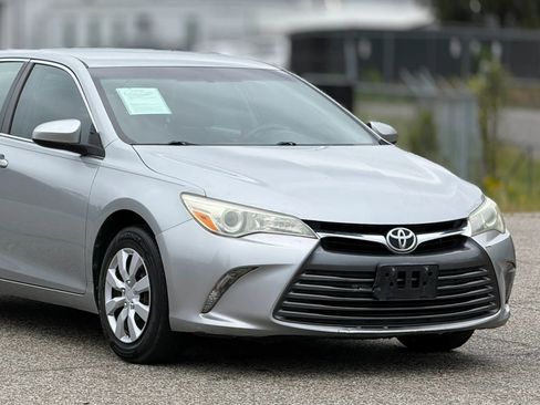 Used 2016 Toyota Camry LE FWD image 15