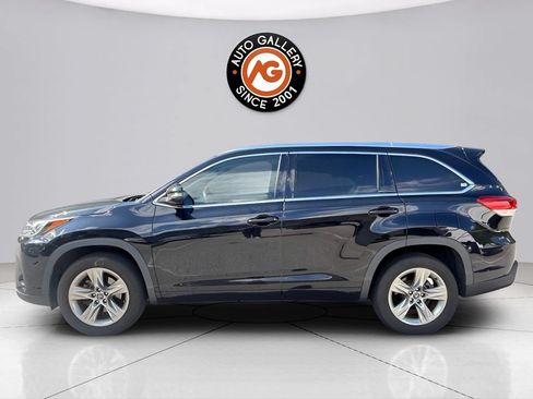 Used 2017 Toyota Highlander Limited FWD image 4
