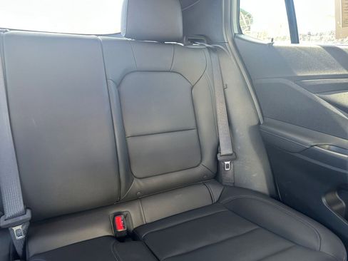 Used 2025 Buick Envista Sport Touring image 36