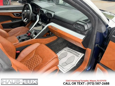Used 2021 Lamborghini Urus AWD/4WD image 24