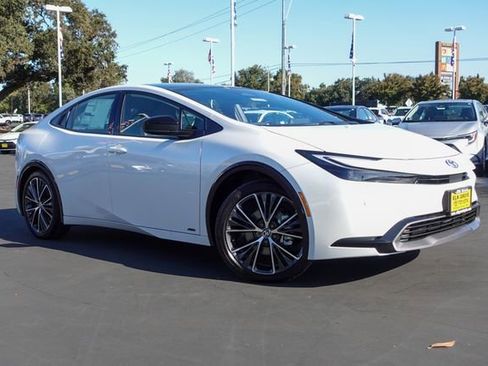 New 2026 Toyota Prius XLE image 6