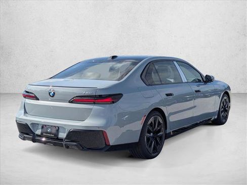 New 2026 BMW 740i image 2