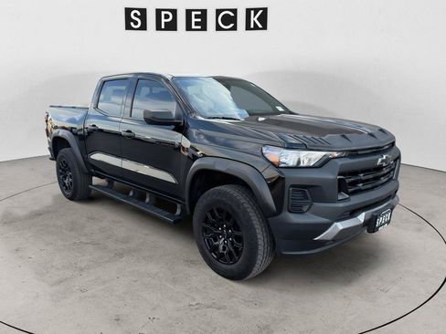 Used 2024 Chevrolet Colorado Trail Boss AWD/4WD image 3