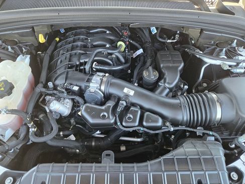 Used 2023 Jeep Grand Cherokee Limited w/ Luxury Tech Group II RWD image 23