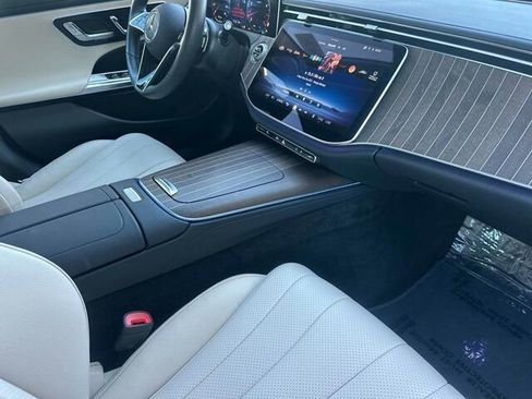 Used 2025 Mercedes-Benz E 350 Sedan image 19