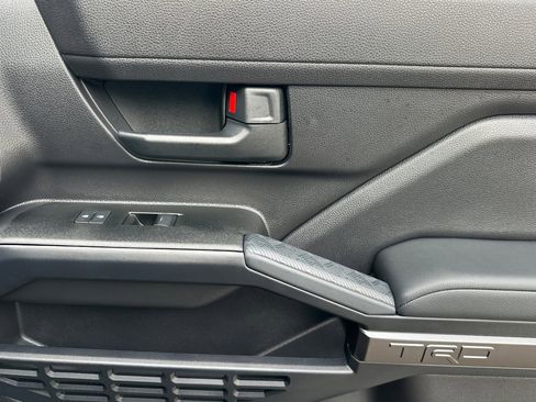 Used 2025 Toyota 4Runner TRD Off-Road Premium image 21