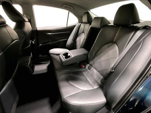 Used 2019 Toyota Camry XLE image 26