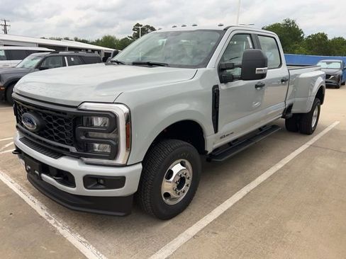 New 2026 Ford F350 XL w/ STX Appearance Package AWD/4WD image 4