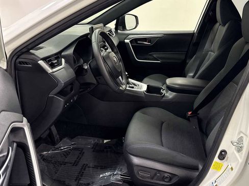 Certified 2022 Toyota RAV4 SE image 13