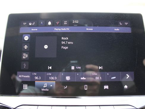 Certified 2025 Jeep Compass Limited AWD/4WD image 18
