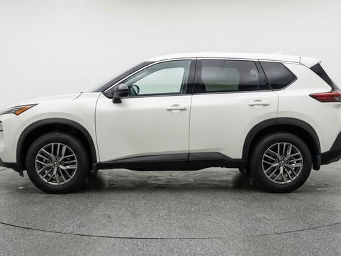 Used 2023 Nissan Rogue S image 5