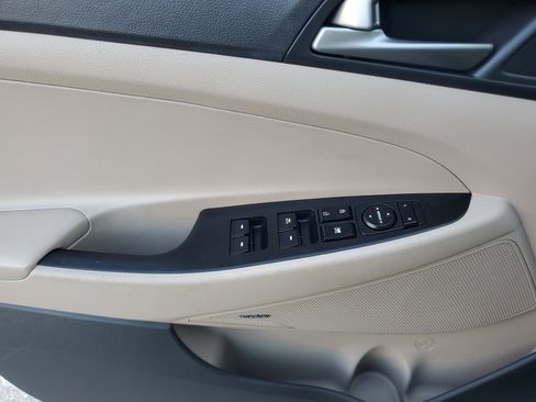 Used 2017 Hyundai Tucson SE Plus w/ Cargo Package image 17