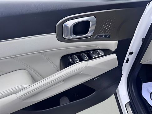 Used 2022 Kia Sorento SX image 14