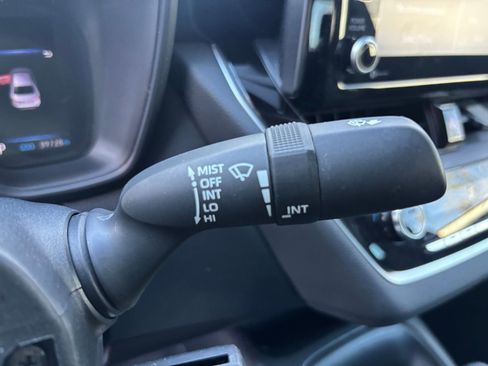 Used 2022 Toyota Corolla LE image 20