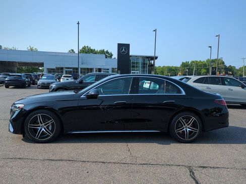 Used 2025 Mercedes-Benz E 450 4MATIC Sedan image 5