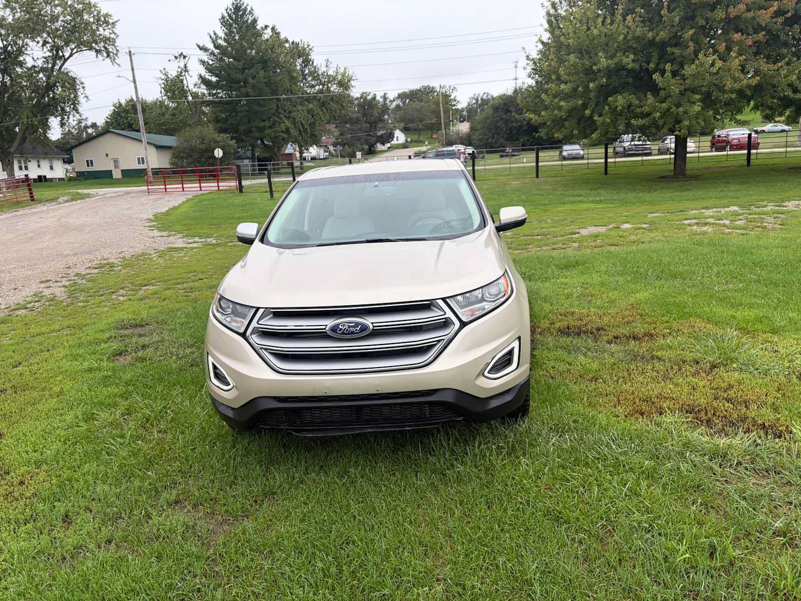 Used 2018 Ford Edge Titanium w/ Technology Package FWD image 4
