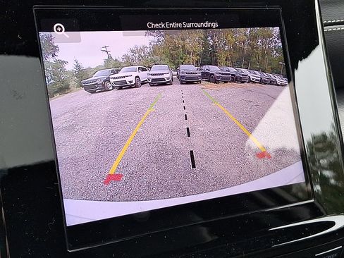 New 2025 Jeep Grand Cherokee Altitude image 12