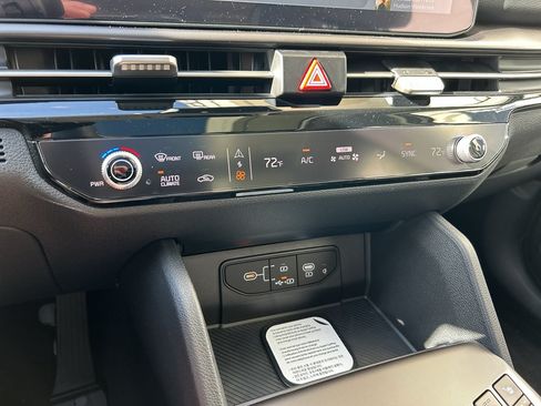 New 2026 Kia Sportage SX AWD/4WD image 23