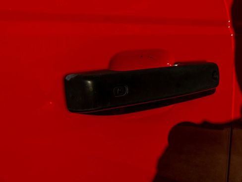 Used 2023 Ford Bronco Wildtrak image 11