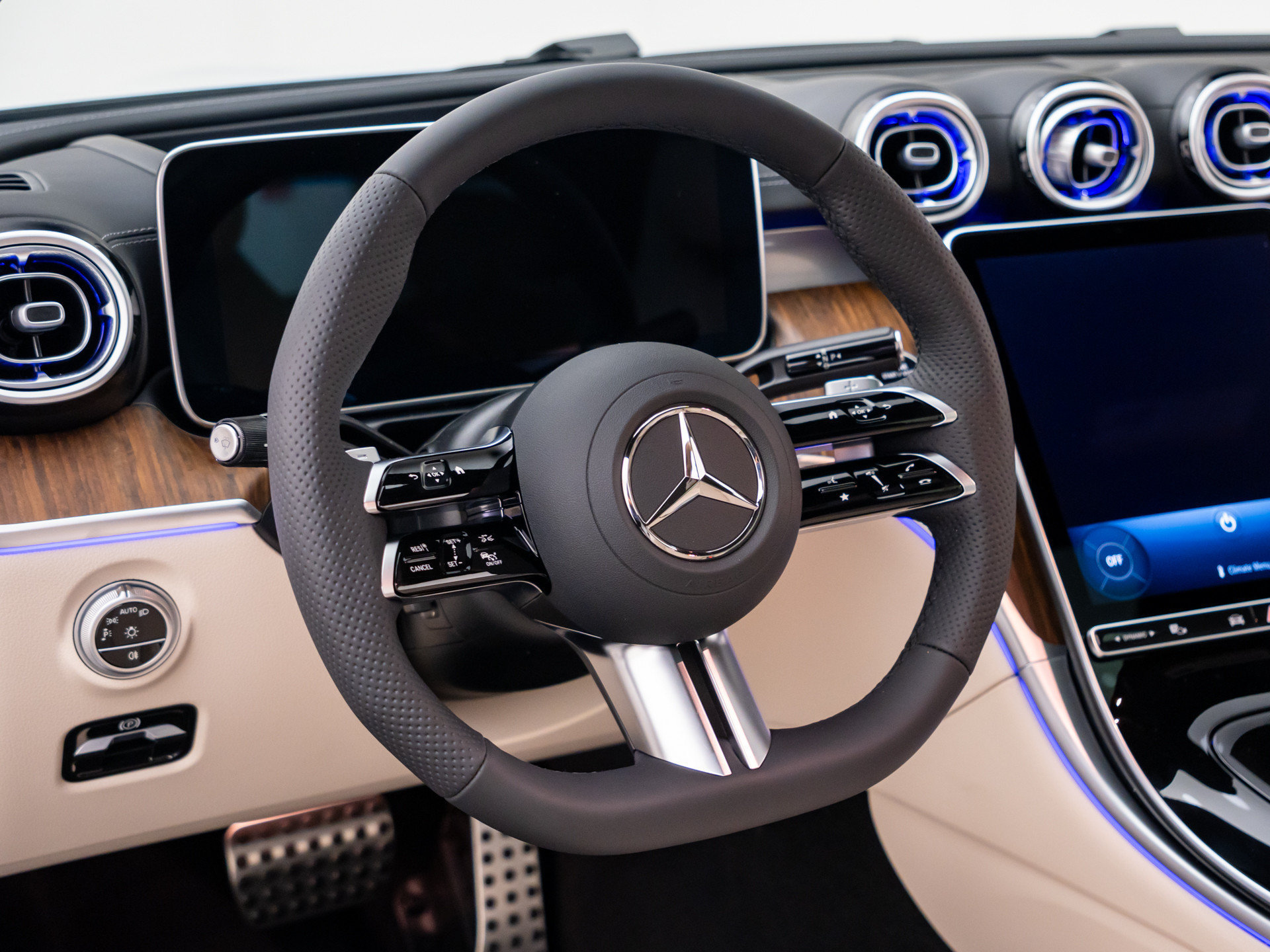 New 2027 Mercedes-Benz CLE 450 4MATIC Coupe image 11