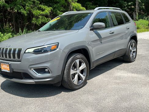 Used 2021 Jeep Cherokee Limited image 7