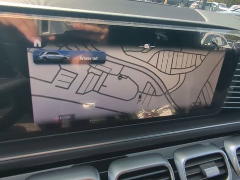 Used 2025 Mercedes-Benz GLE 450e 4MATIC image 8