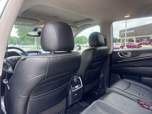Used 2020 INFINITI QX60 Luxe w/ Essential Package FWD image 16