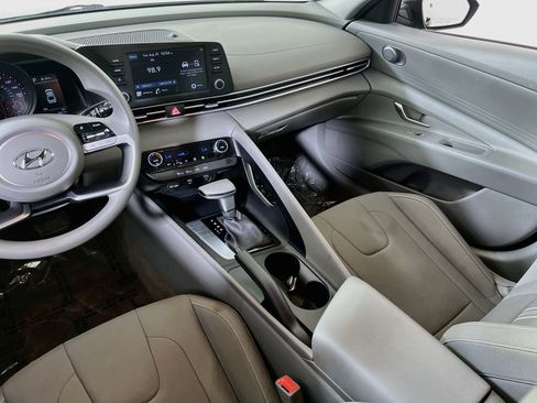 Used 2023 Hyundai Elantra SEL FWD image 21