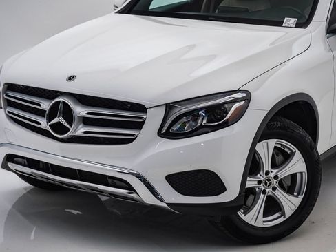 Used 2018 Mercedes-Benz GLC 300 4MATIC image 4